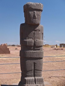 7111071-Tiwanaku-Statue-0